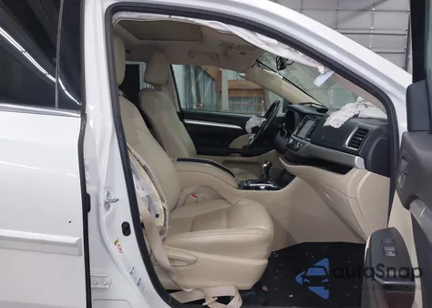 2016 Toyota Highlander Xle V6 z USA, uszkodzony, nr VIN 5TDJKRFH5GS349128